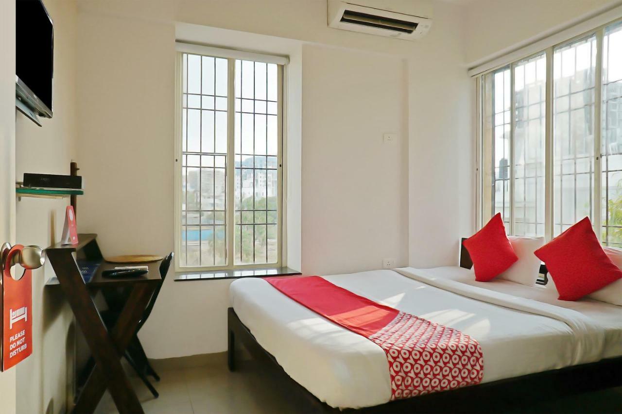 Oyo 12227 Hotel Resonare Baner 푸네 외부 사진