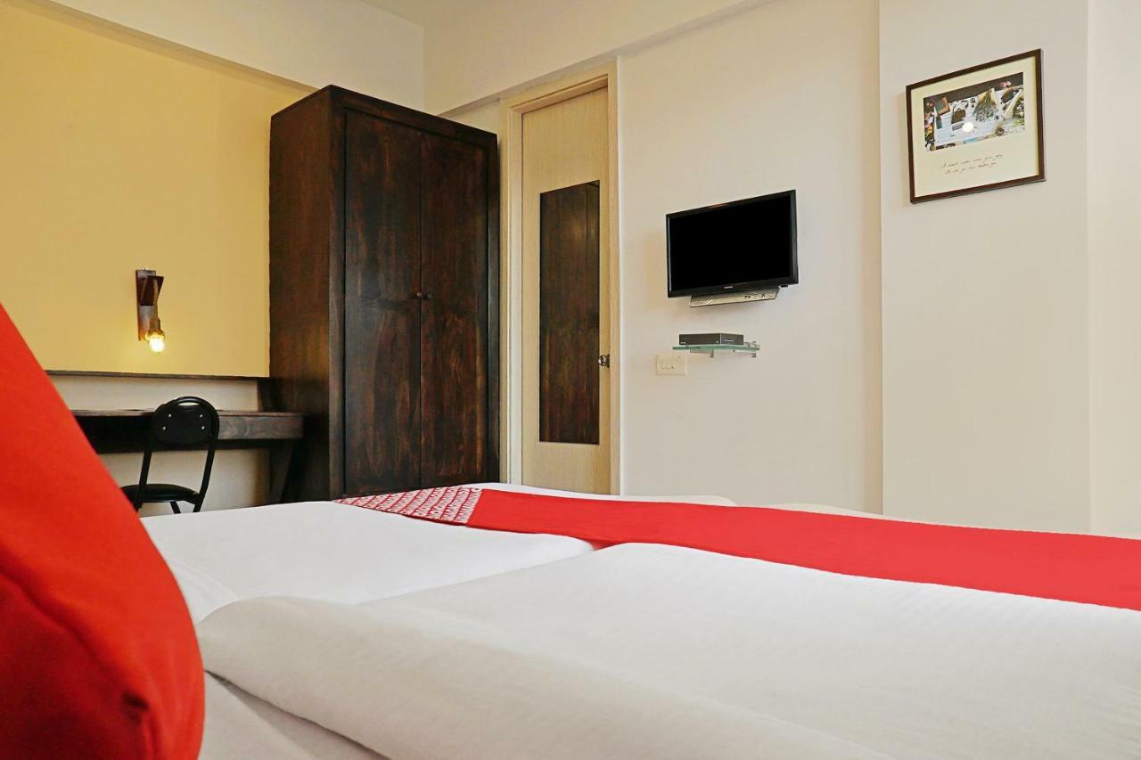 Oyo 12227 Hotel Resonare Baner 푸네 외부 사진